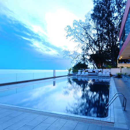 Hotel Sentral Seaview @ ​Beachfront Tanjung Bungah  Exteriér fotografie