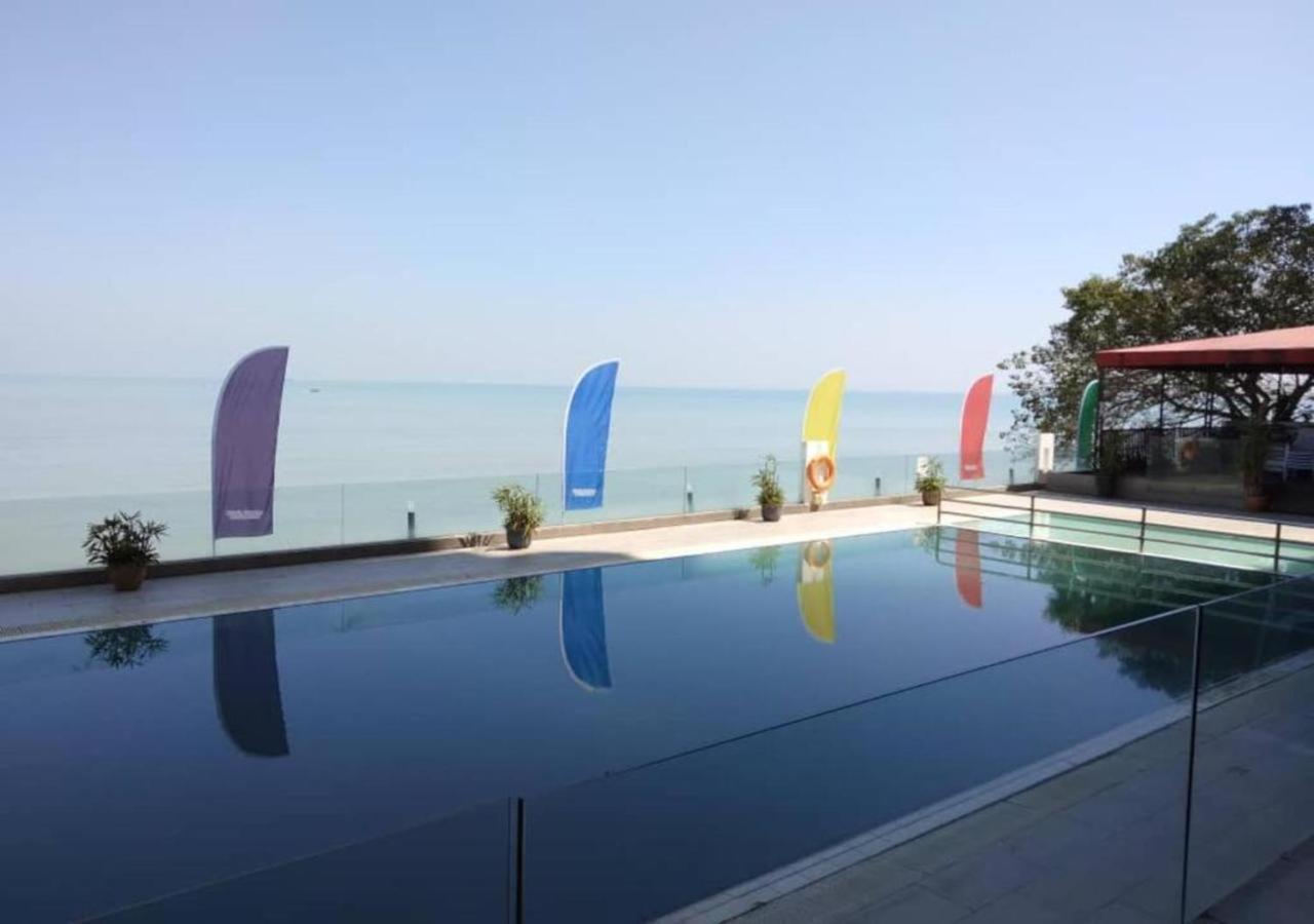 Hotel Sentral Seaview @ ​Beachfront Tanjung Bungah  Exteriér fotografie