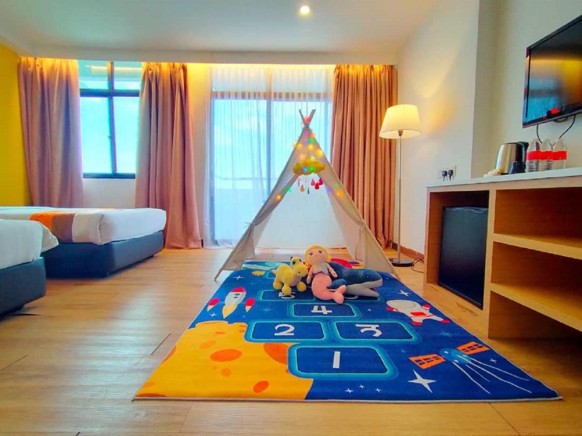 Hotel Sentral Seaview @ ​Beachfront Tanjung Bungah  Exteriér fotografie