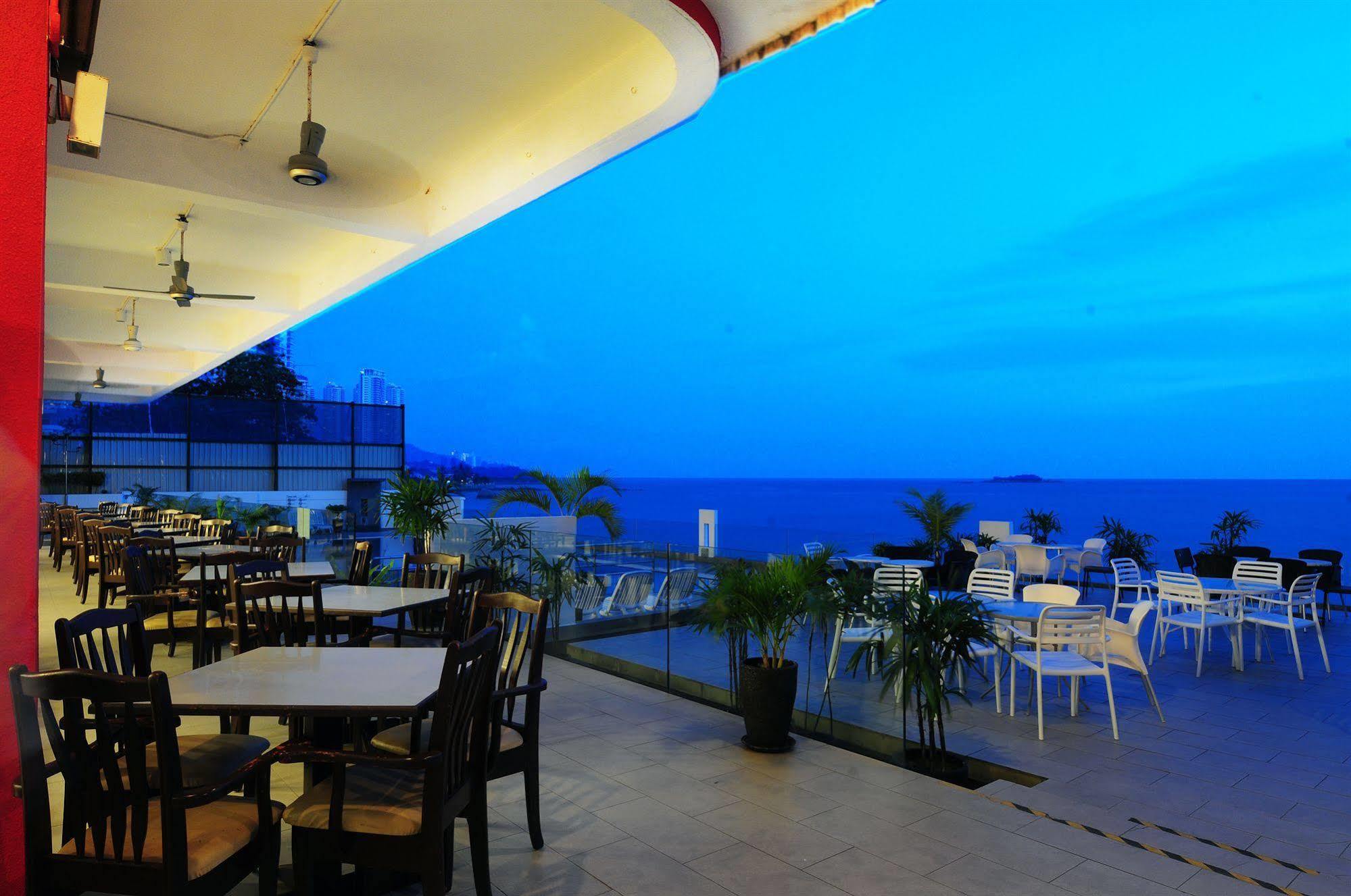 Hotel Sentral Seaview @ ​Beachfront Tanjung Bungah  Exteriér fotografie